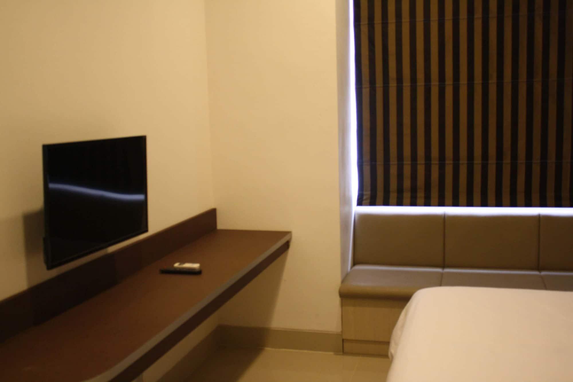 Sparks Odeon Sukabumi, Artotel Curated Zewnętrze zdjęcie