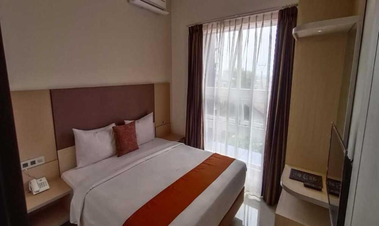 Sparks Odeon Sukabumi, Artotel Curated Zewnętrze zdjęcie