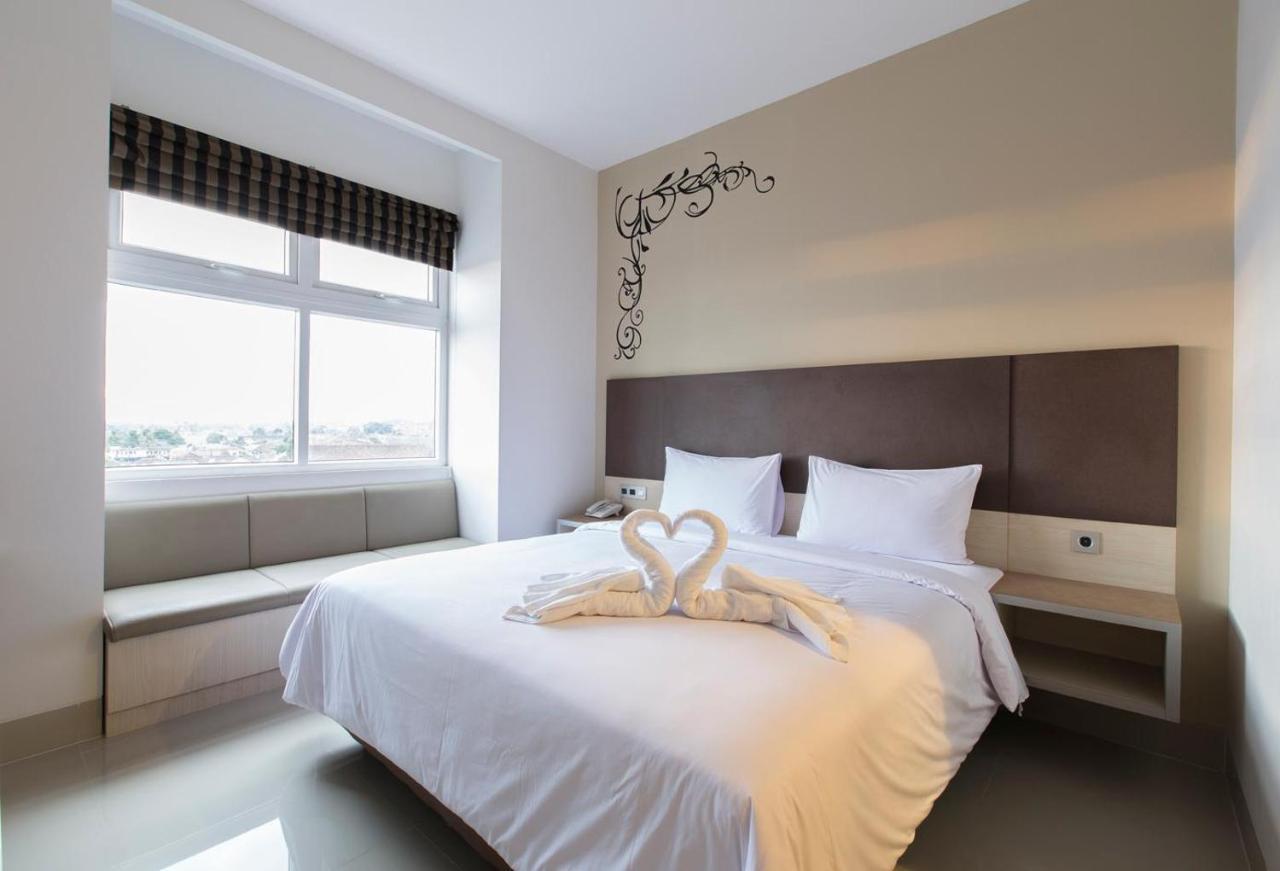 Sparks Odeon Sukabumi, Artotel Curated Zewnętrze zdjęcie