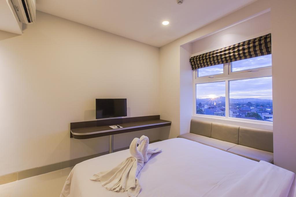 Sparks Odeon Sukabumi, Artotel Curated Zewnętrze zdjęcie